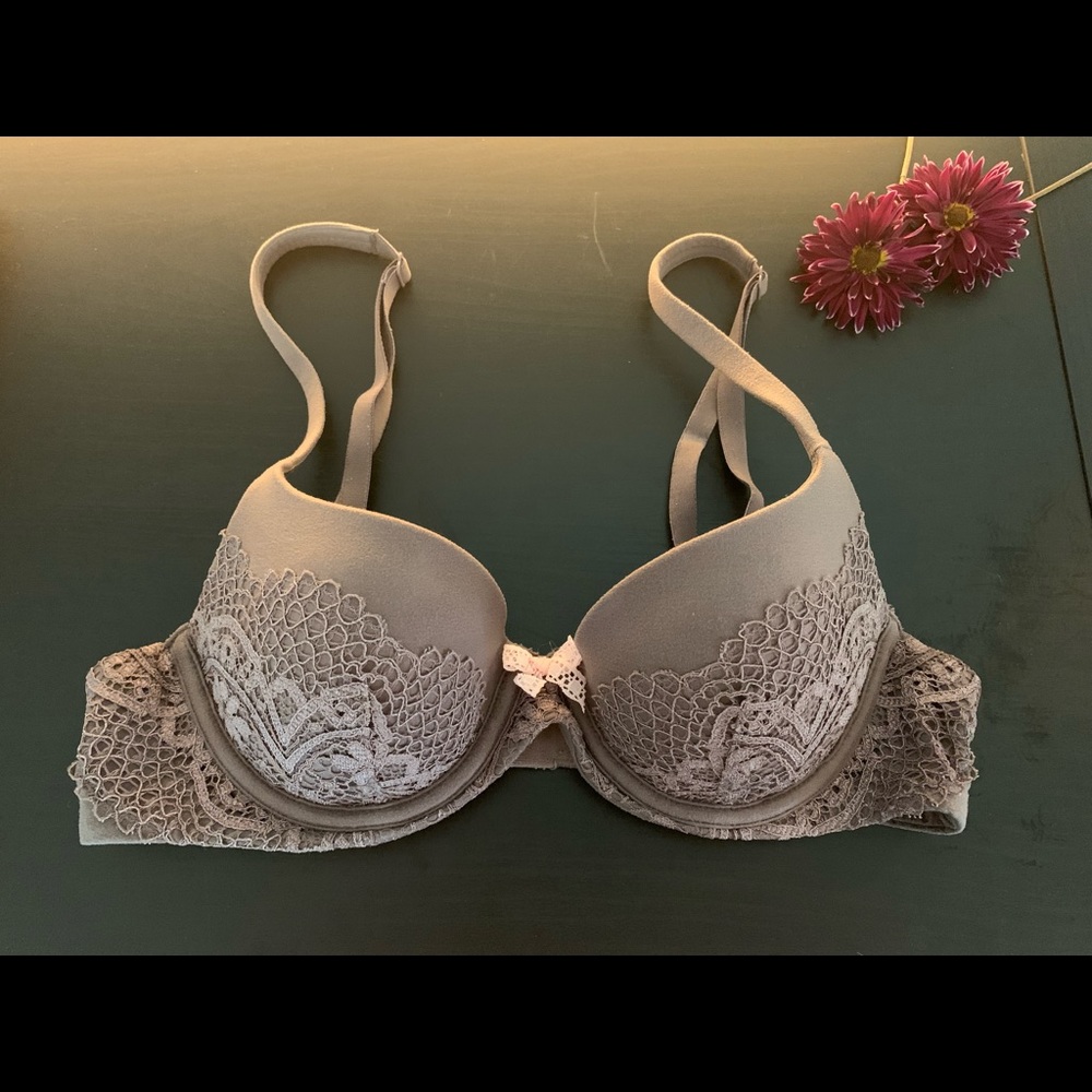 Body by Victoria Lace Lined Demi Bra Size 32B